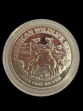 0.999 Fine Silver American Wildlife Series Wild Horses Coin Token